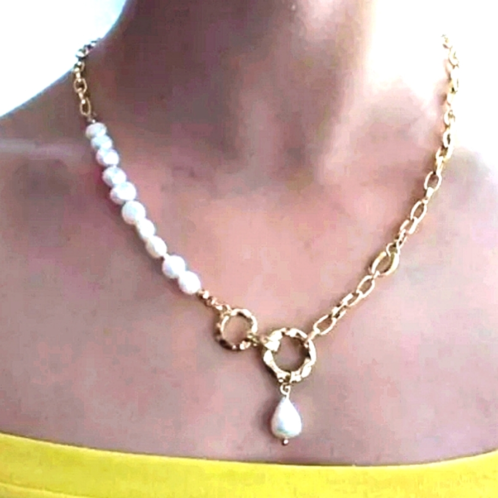 NWT Baroque  pearl necklace